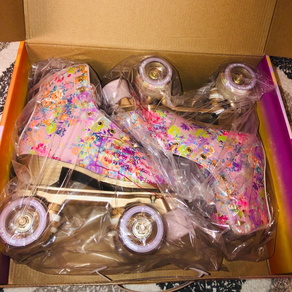 NEW Impala Skates- Cynthia Rowley Floral Size 5